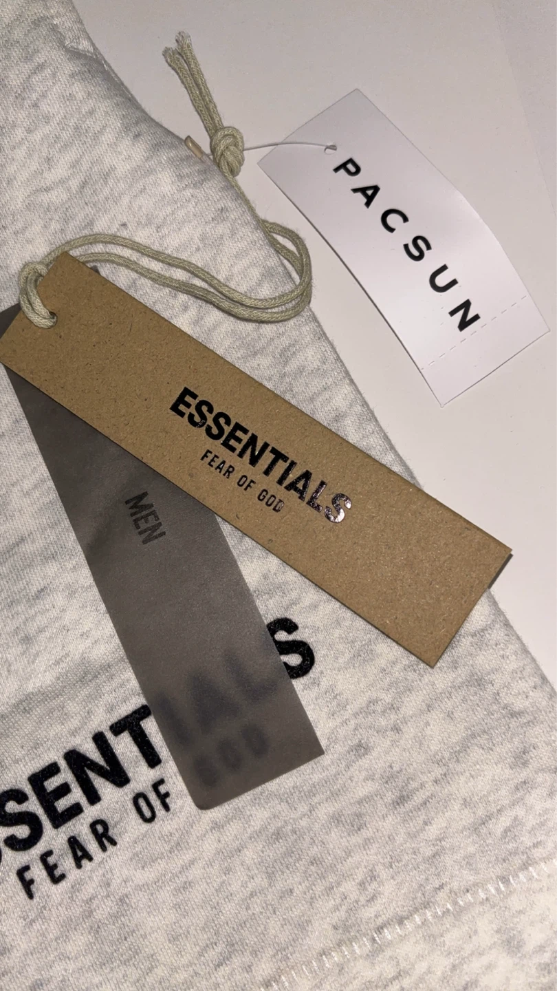 Light oatmeal essentials shorts - photo 4