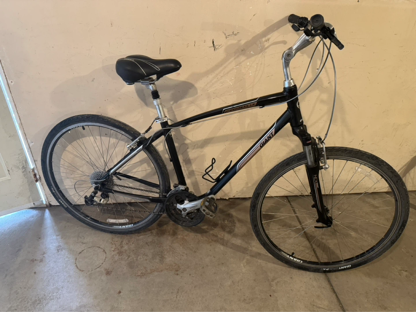 Giant Hybrid Bike