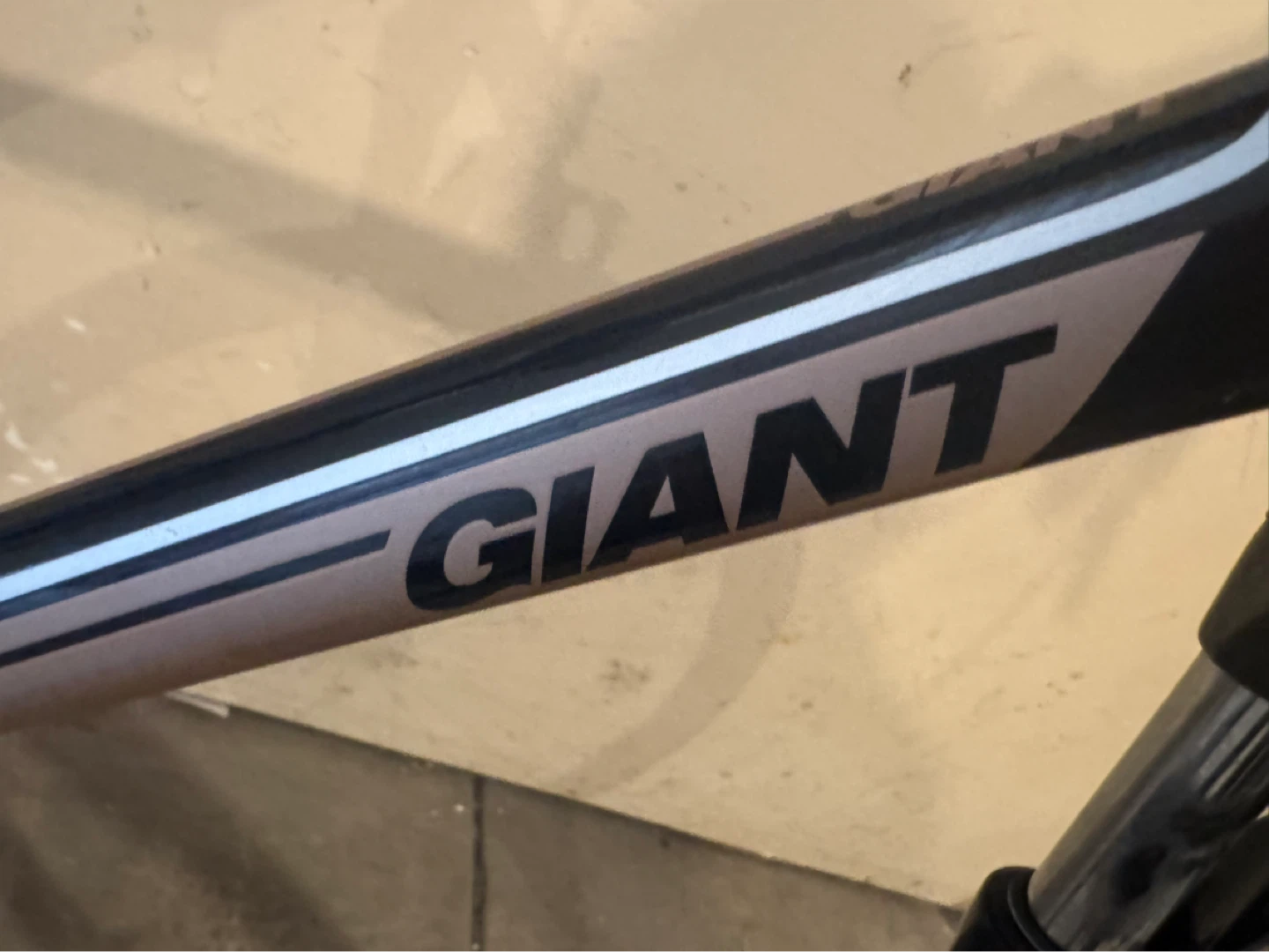 Giant Hybrid Bike - photo 4