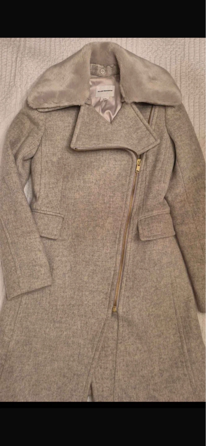 Club Monaco Grey Asymmetrical Zip Wool Coat with Faux Fur Collar - photo 2