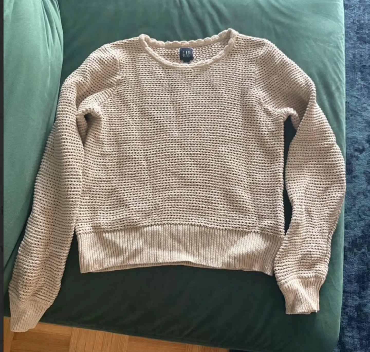 Various women’s clothing items - photo 4