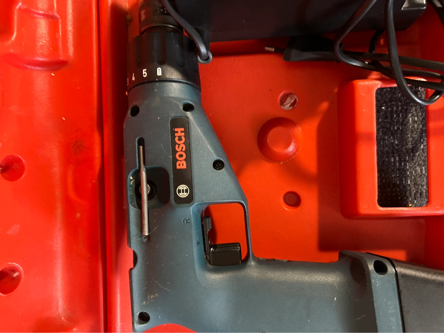 Bosch Cordless Drill with Charger - photo 3