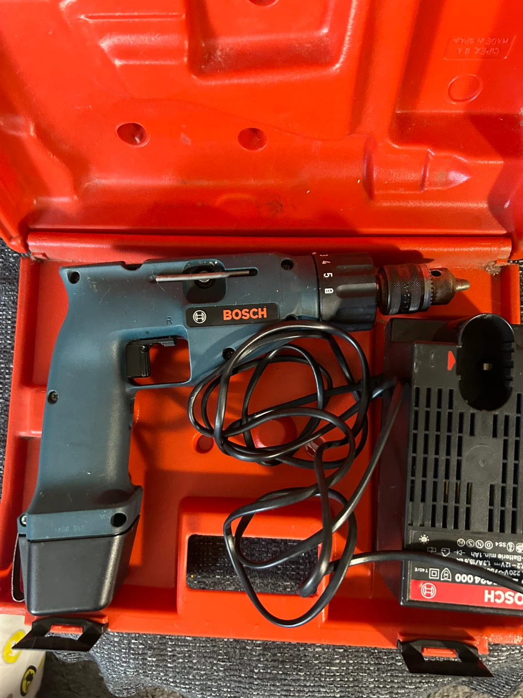 Bosch Cordless Drill with Charger - photo 2