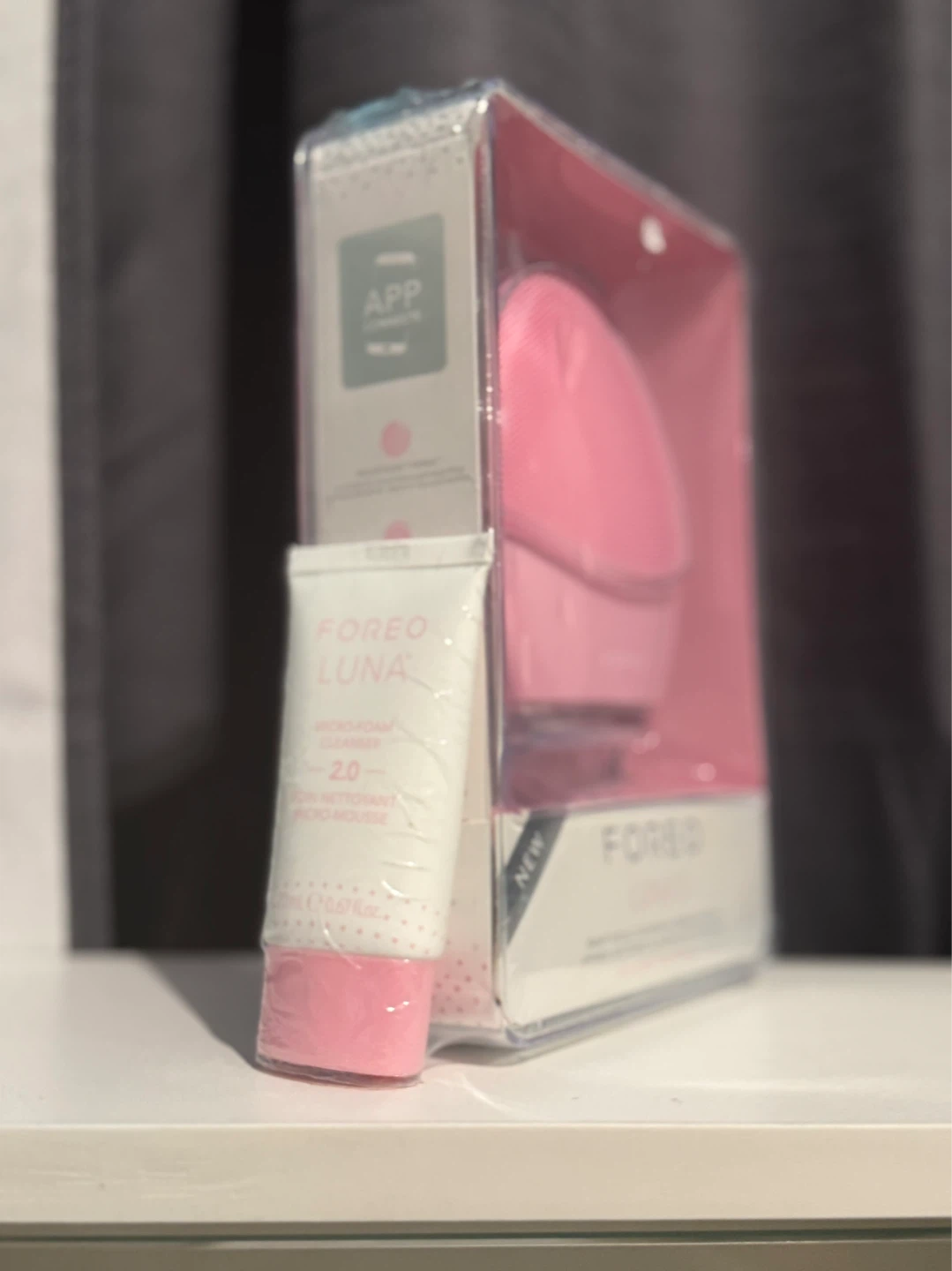 FOREO LUNA 3 Smart Facial Cleansing & Firming Massage Device - photo 2