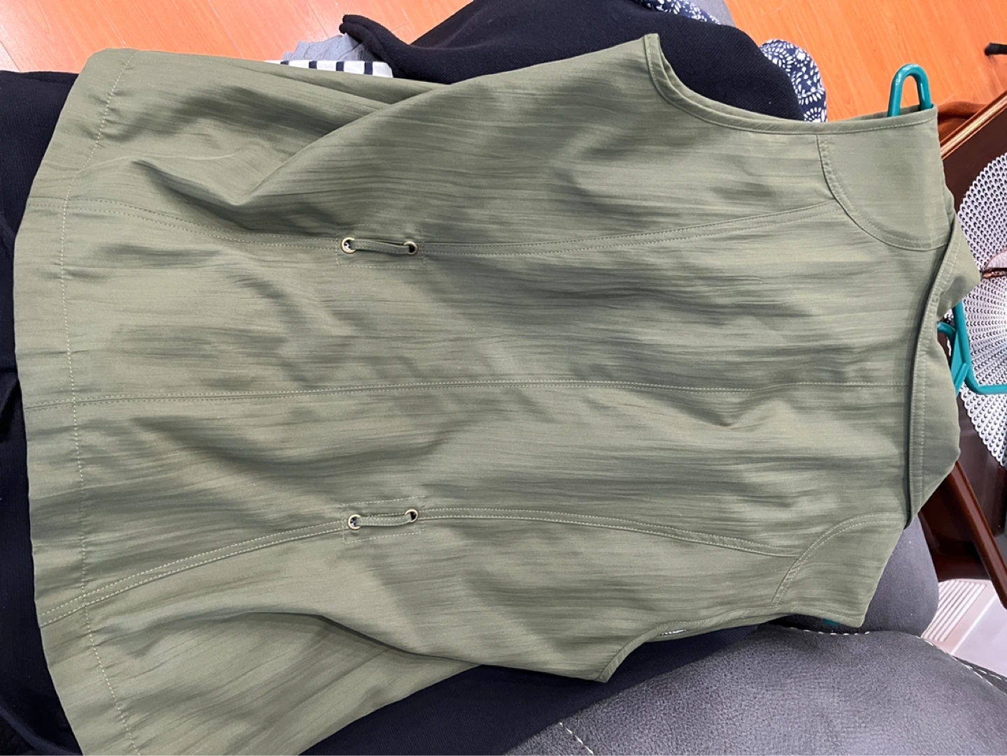 A.R.C. Women's Green Vest - photo 3