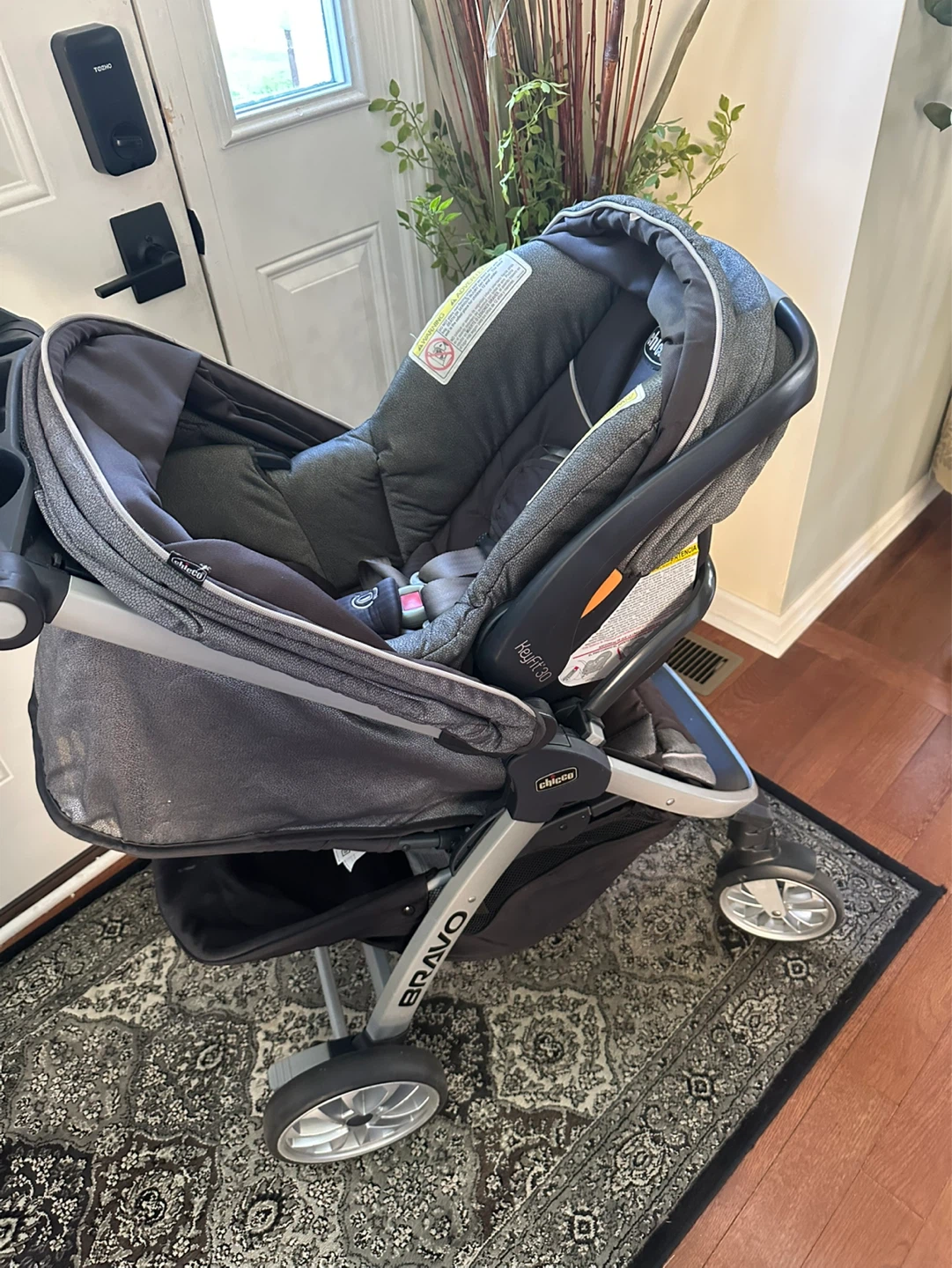 Chicco KeyFit 30 Infant Car Seat with Bravo Stroller - photo 3