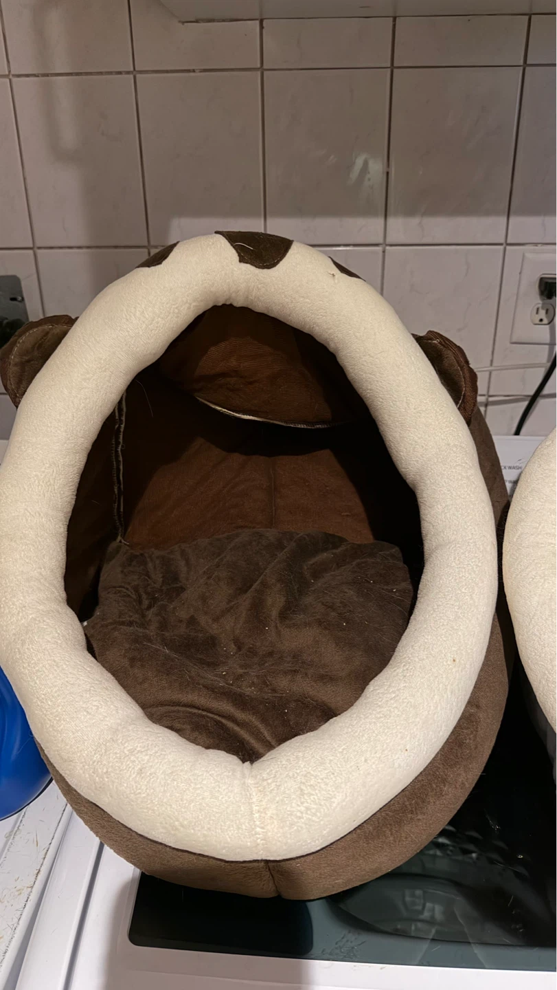 Brown and cream pet bed
