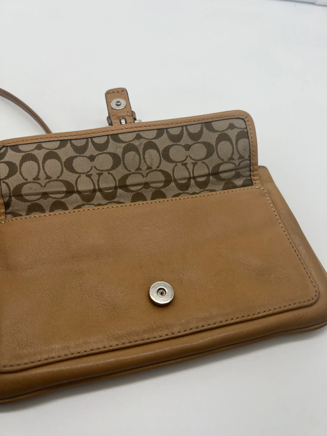 Coach Vintage Tan Leather Wristlet - photo 4