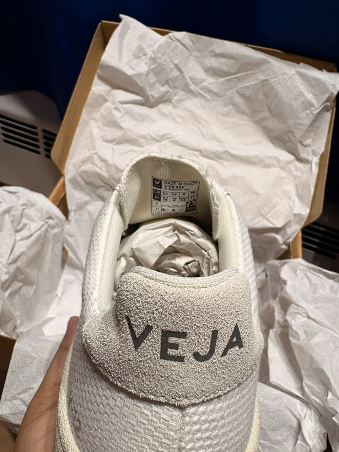 Veja V-10 Sneakers - photo 3