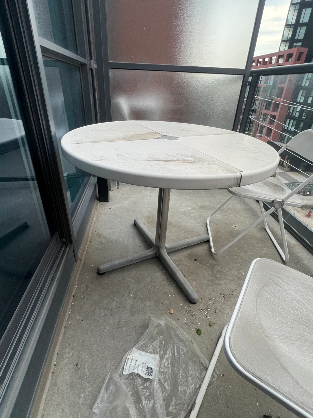 Round Outdoor Patio Table