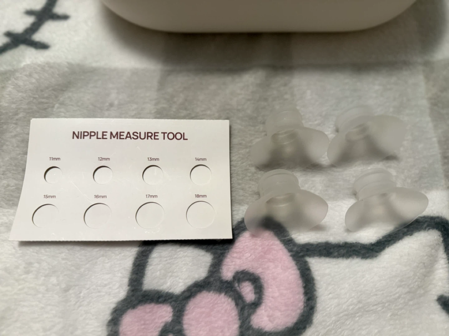 Momcozy M5 Wearable Breast Pumps with Nipple Measure Tool - photo 2