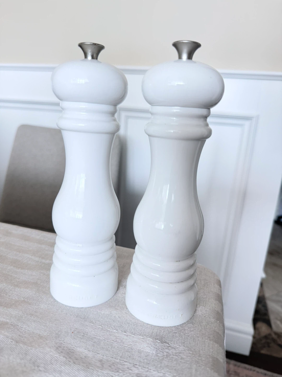 Le Creuset White Salt and Pepper Grinders Set