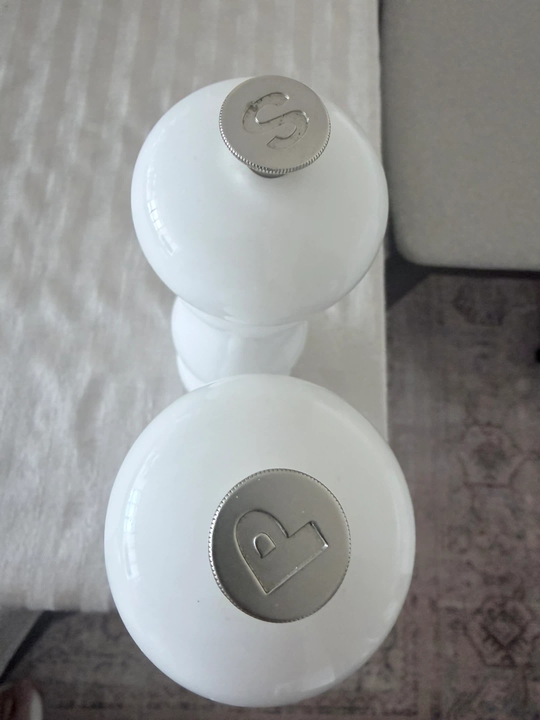 Le Creuset White Salt and Pepper Grinders Set - photo 2