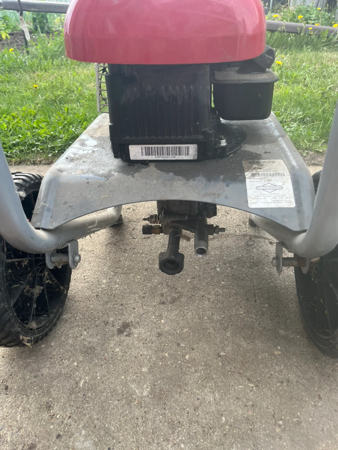 5 hp Briggs and Stratton gas engine - photo 3