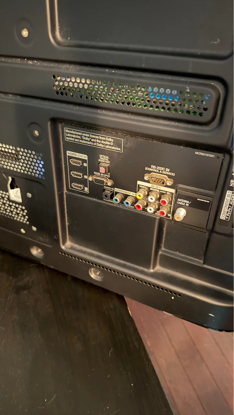 LG 32-inch TV - photo 4