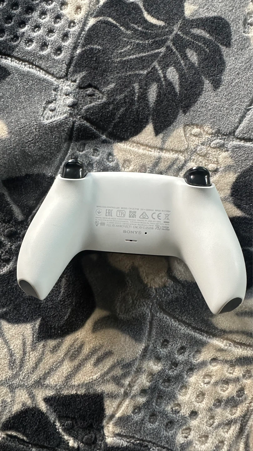 PS5 DualSense Controller – Great Condition - photo 2