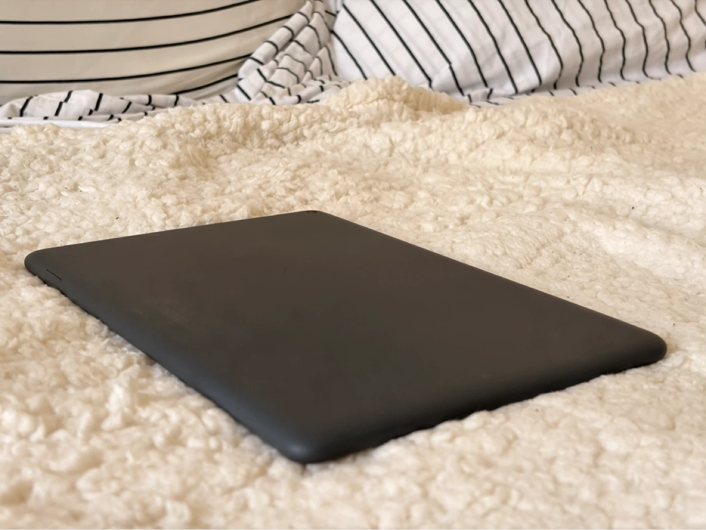 Amazon Fire HD 10 Plus 64Gb (11th Gen) — 10.1" Tablet (LTE) - photo 3