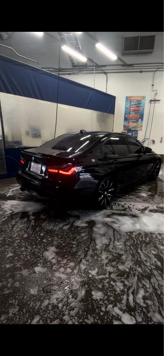 BMW 3 Series Sedan - photo 4