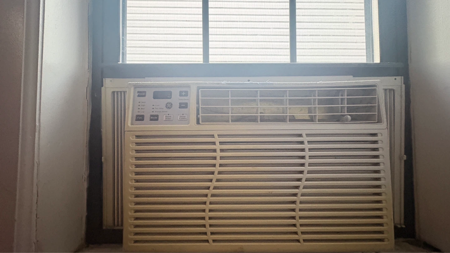 GE Window Air Conditioner - photo 3