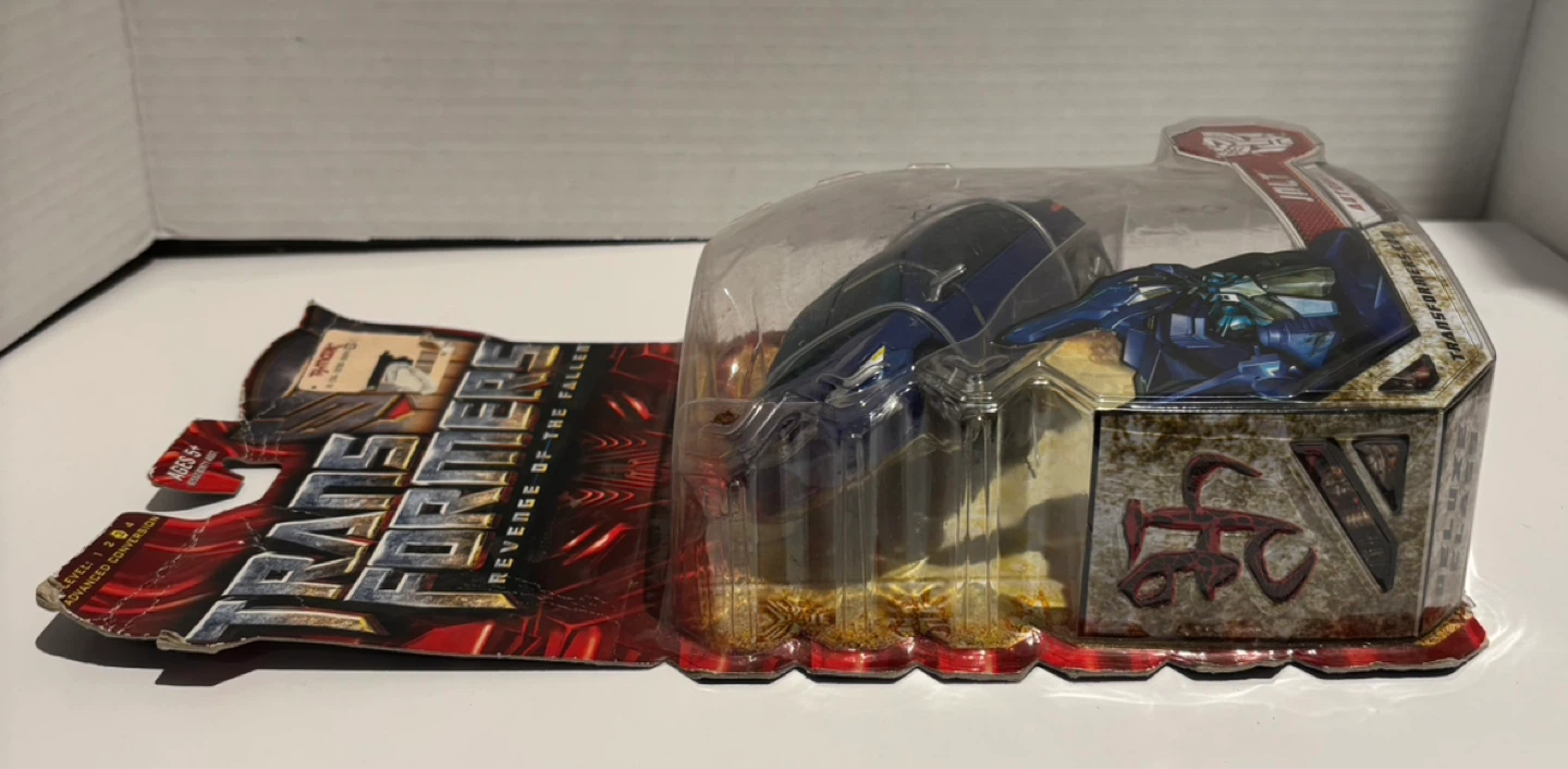 Transformers Revenge of the Fallen Jolt Autobot Action Figure - photo 3