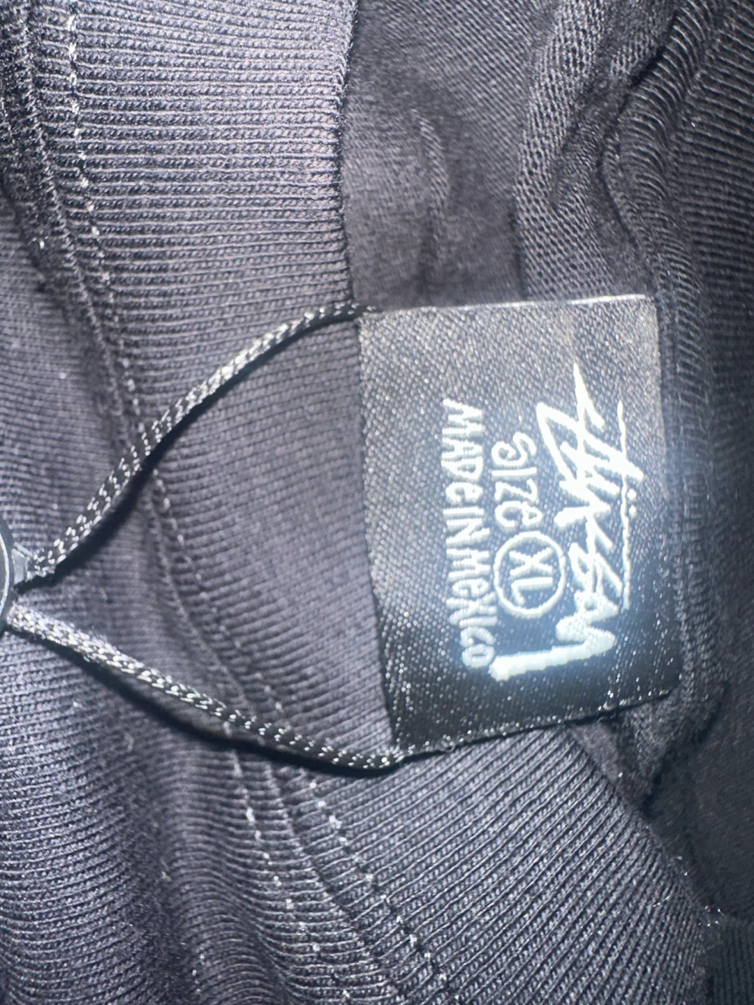 Stussy fits as a large - photo 3