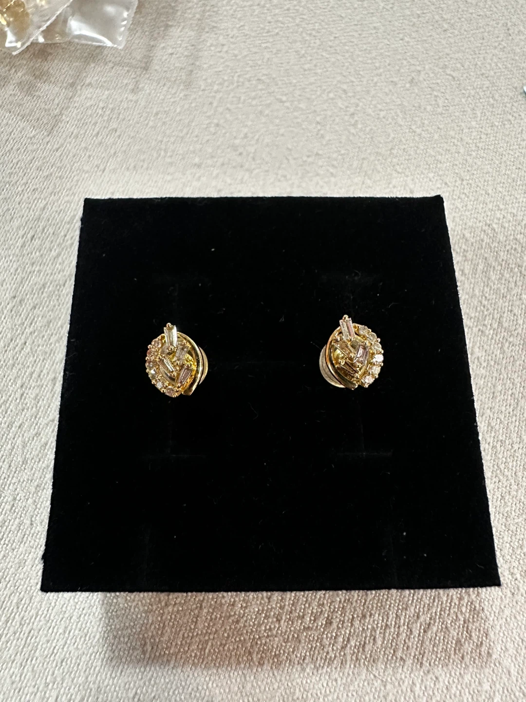 Natural Mined diamond earrings 18k gold settings - photo 3