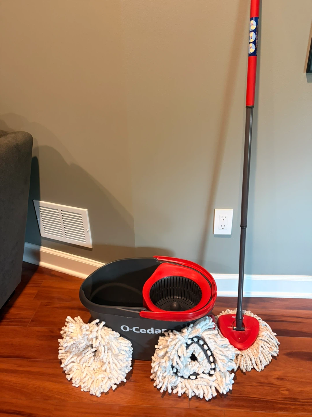 O-cedar microfiber spin mop and bucket