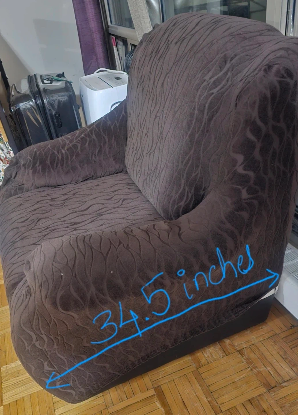 Single sofa couch