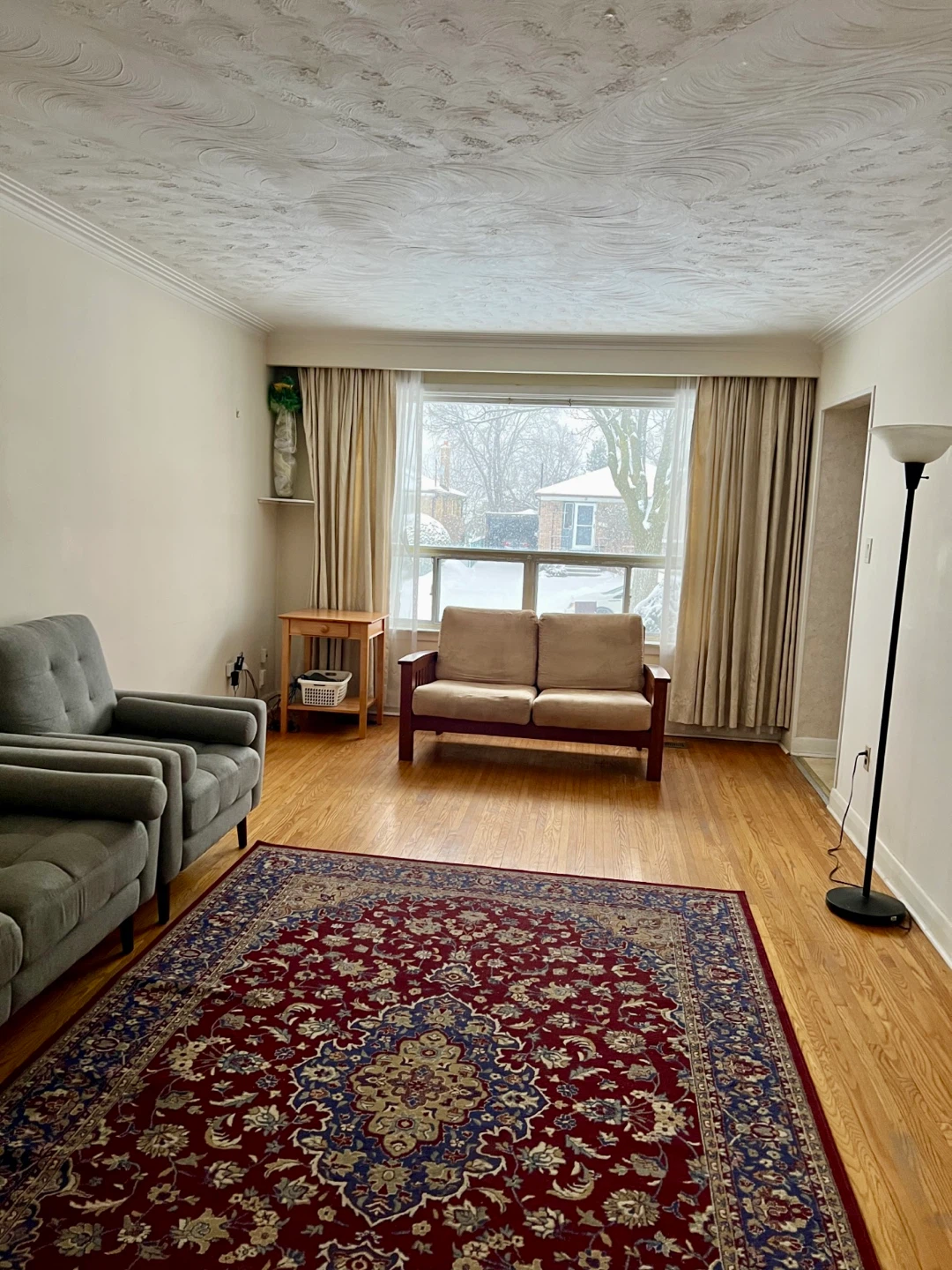 3 Beds 2 Baths Bungalow - photo 2