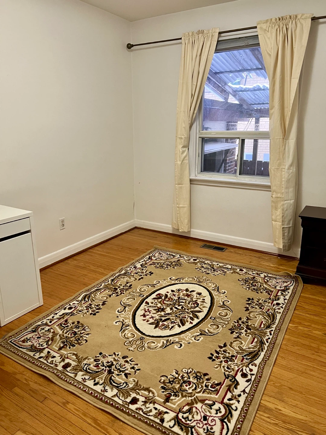 3 Beds 2 Baths Bungalow - photo 4