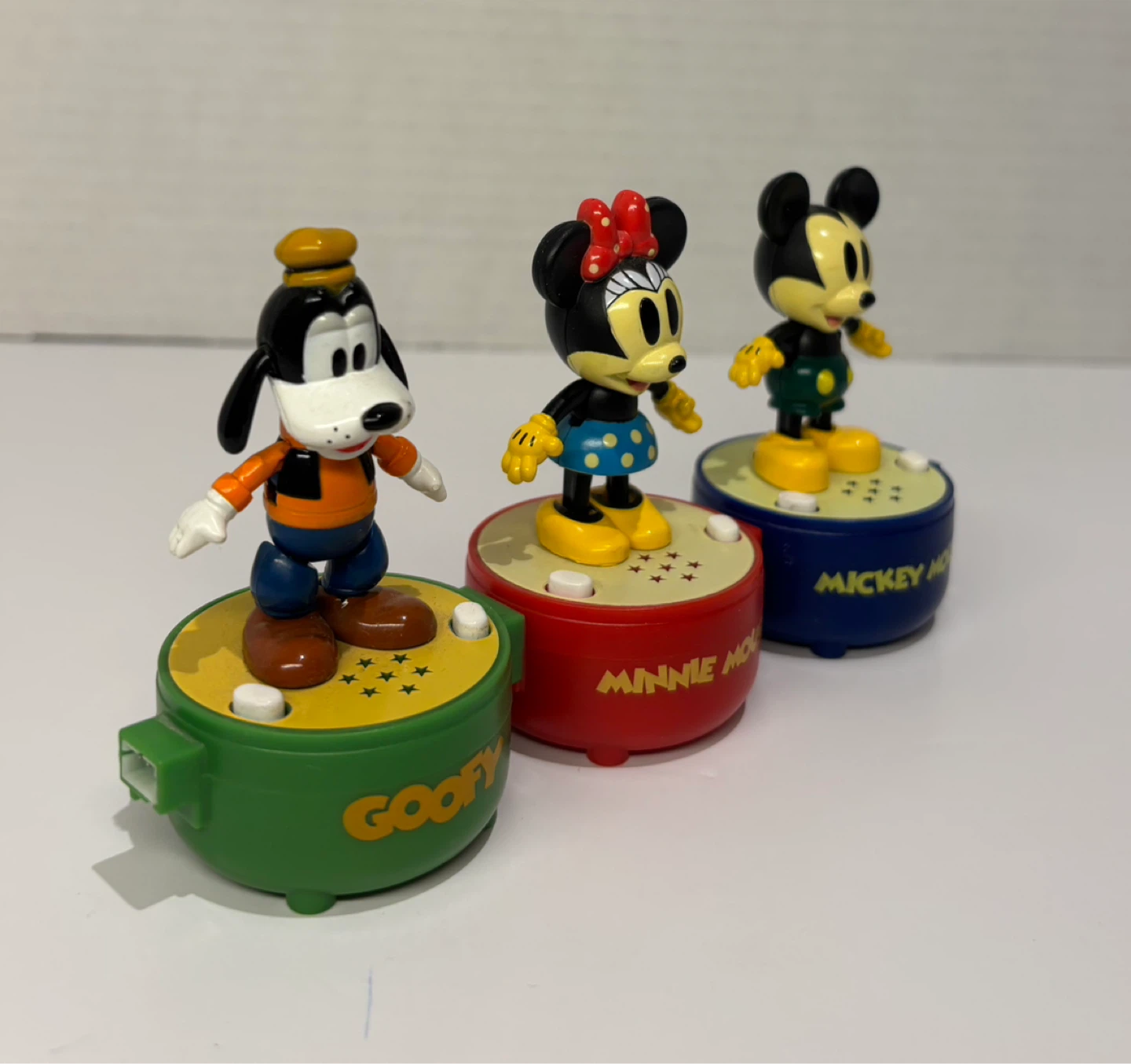 Disney Mickey Mouse Minnie Mouse Goofy Figurines Set - photo 3