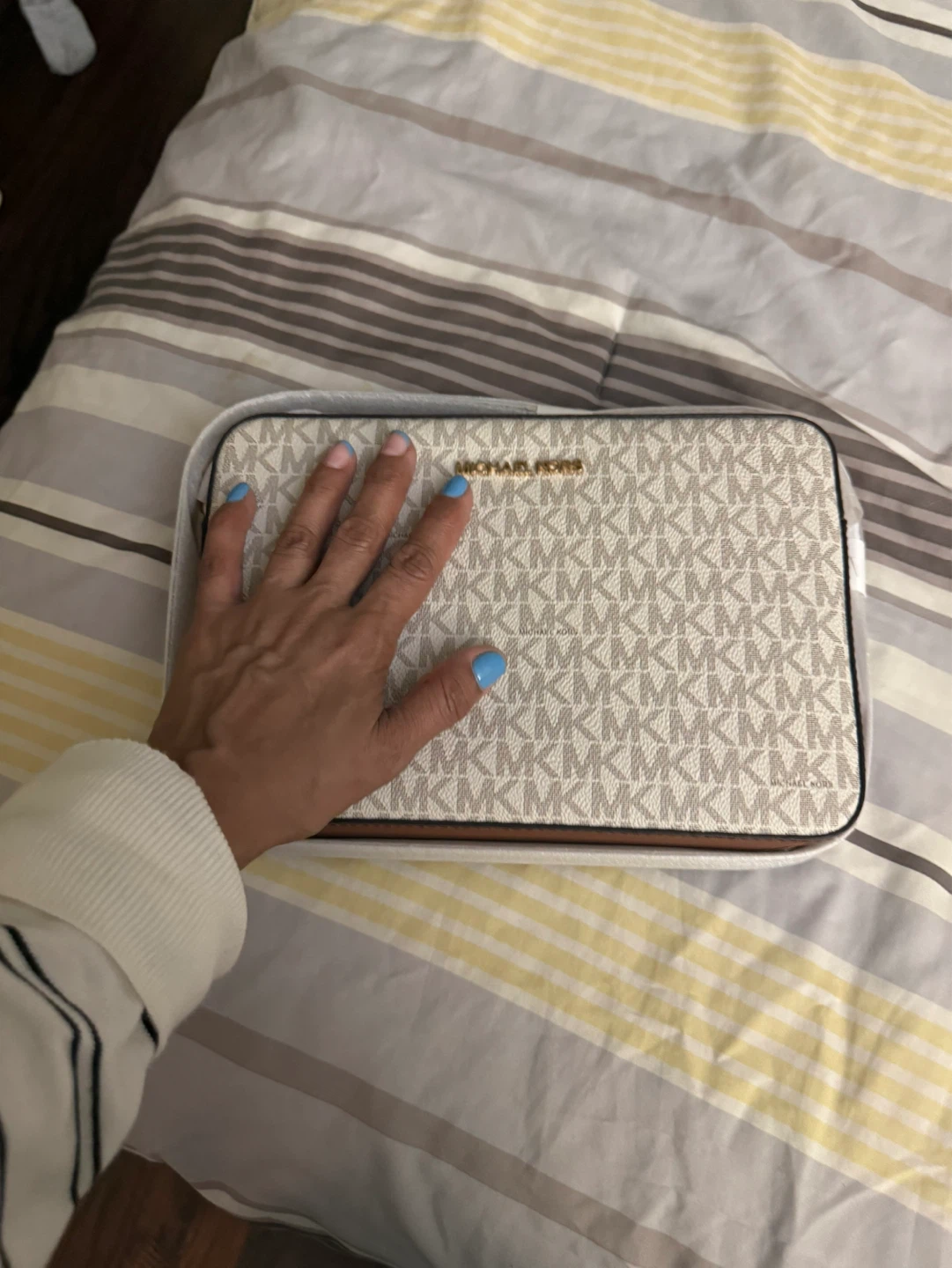 Michael Kors Jet Set Item Signature Camera Bag - photo 5