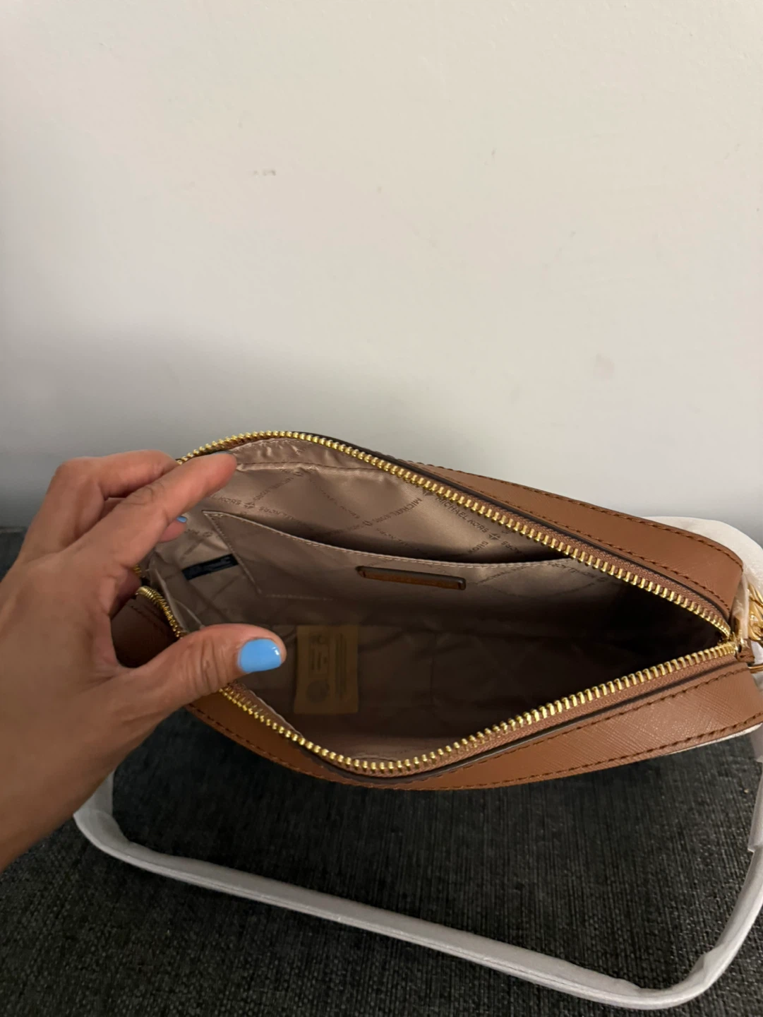 Michael Kors Jet Set Item Signature Camera Bag - photo 4