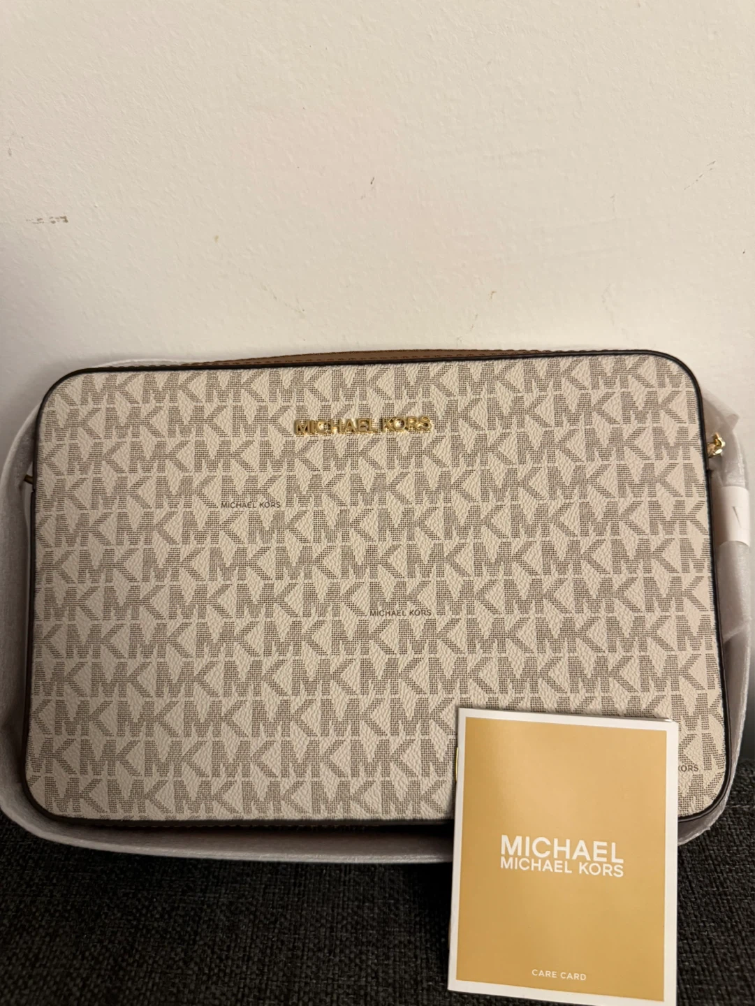 Michael Kors Jet Set Item Signature Camera Bag
