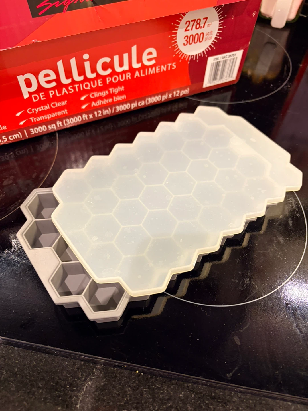Honeycomb Ice Cube Tray with Lid