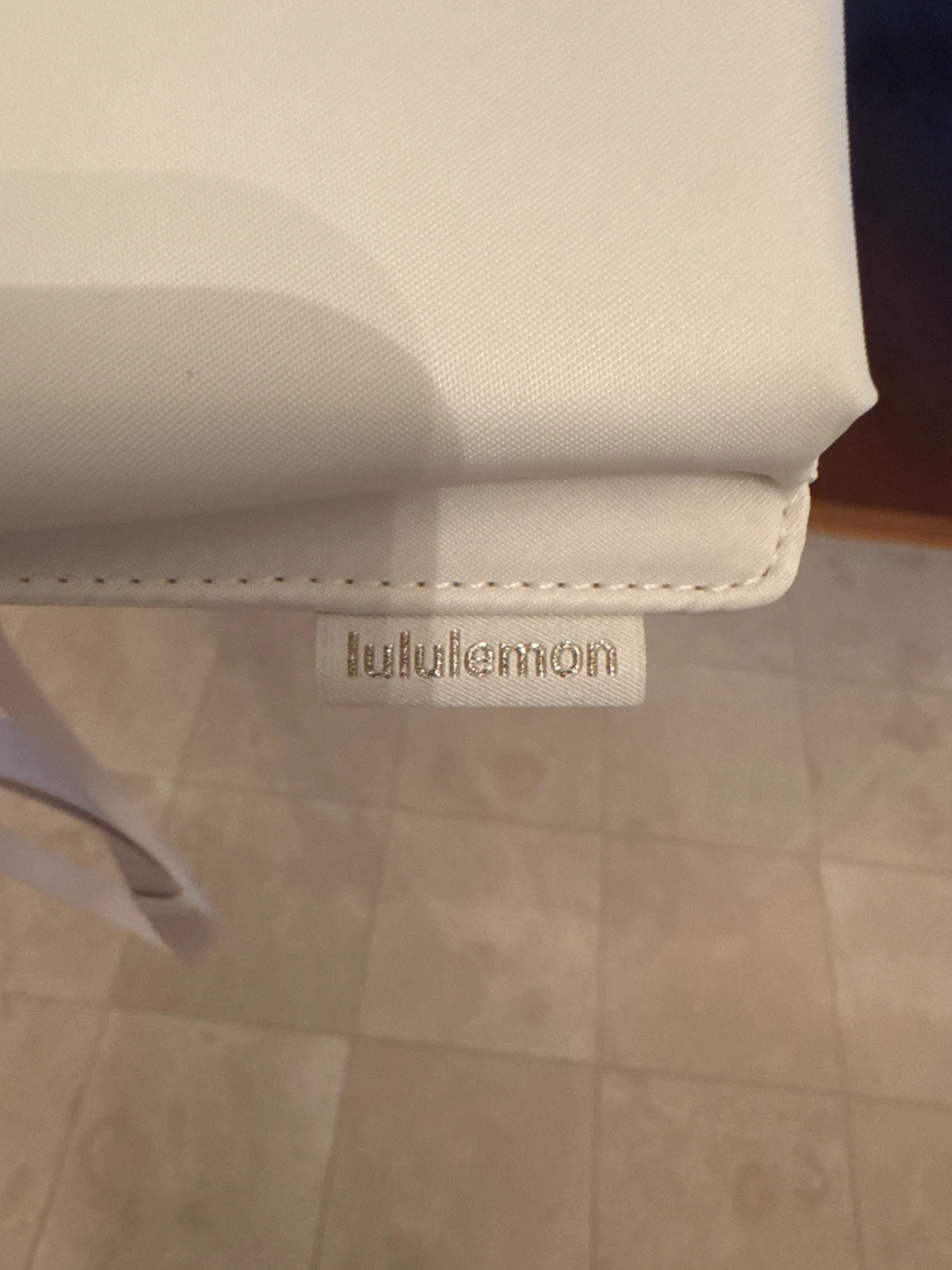 Lululemon phone crossbody - photo 4