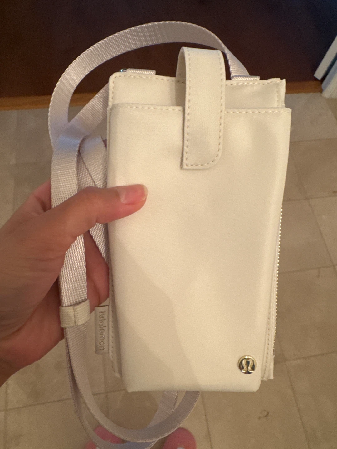 Lululemon phone crossbody