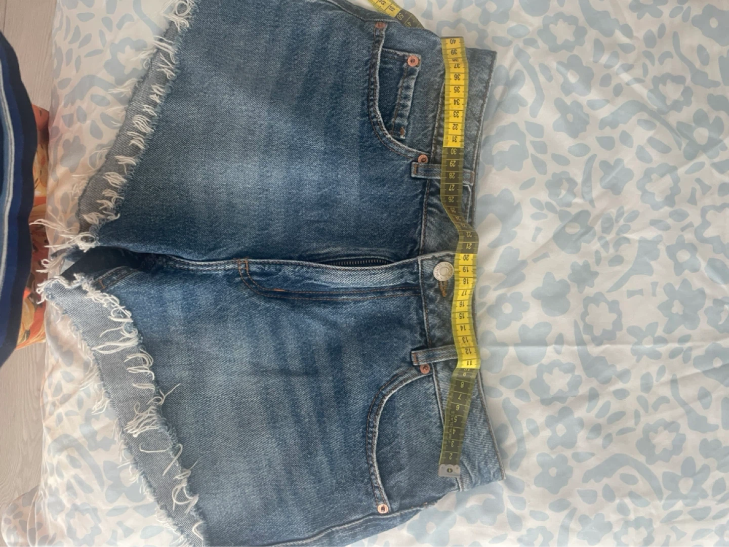 Garage Denim Festival Cut-Off Jean Shorts Size 27