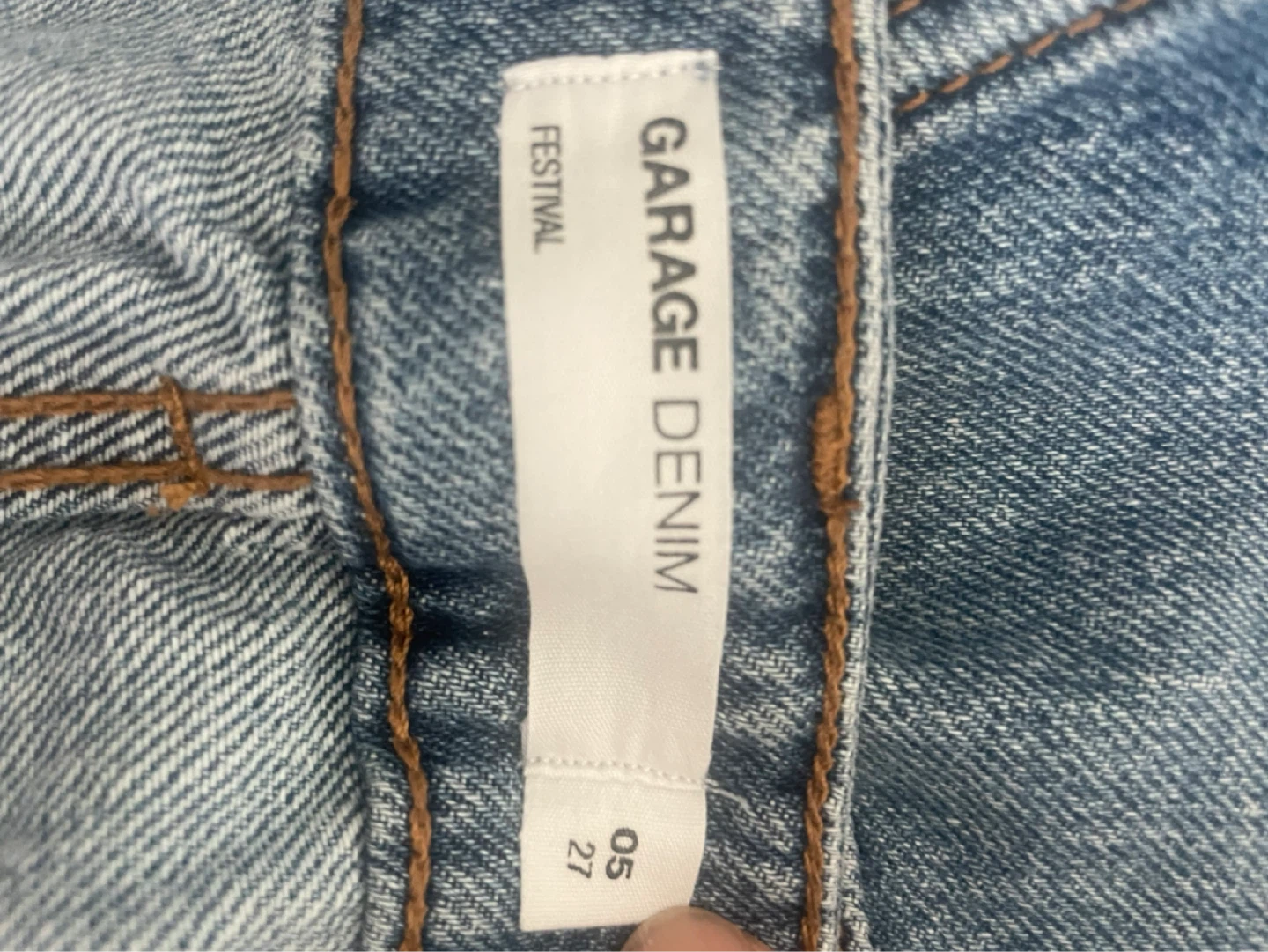 Garage Denim Festival Cut-Off Jean Shorts Size 27 - photo 4
