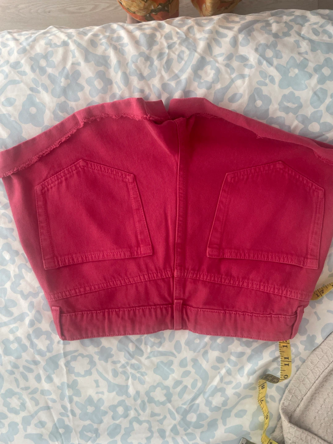 H&M Pink Distressed Denim Shorts - photo 3