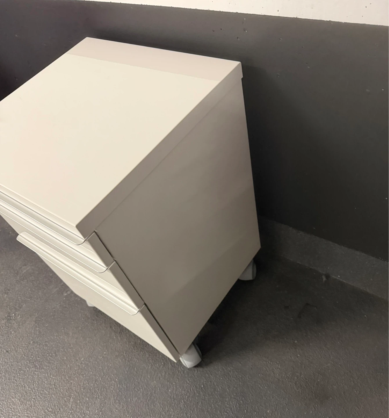 White 3-Drawer Rolling Pedestal - photo 2
