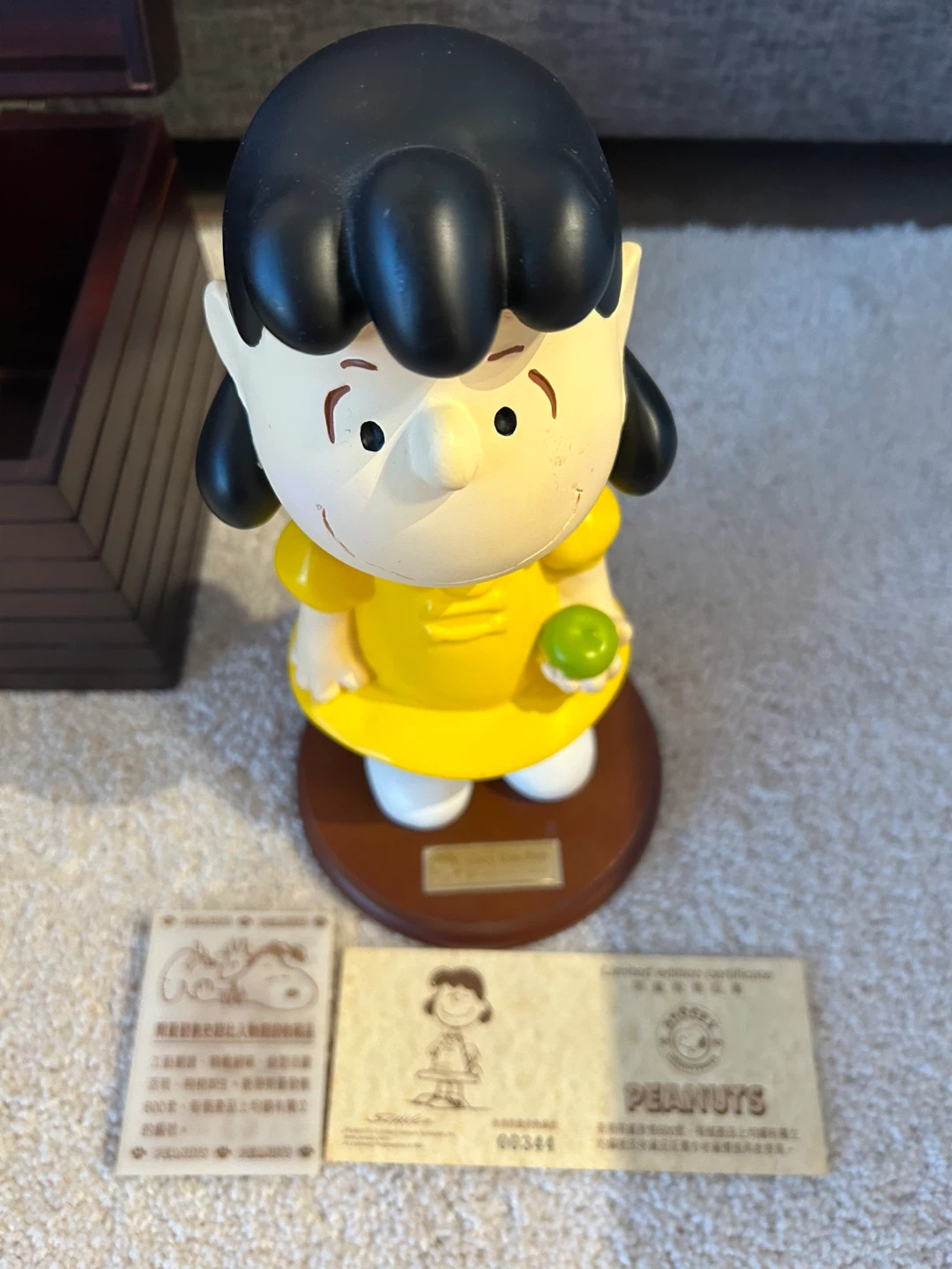 Peanuts Lucy Van Pelt Limited Edition Figurine - photo 2