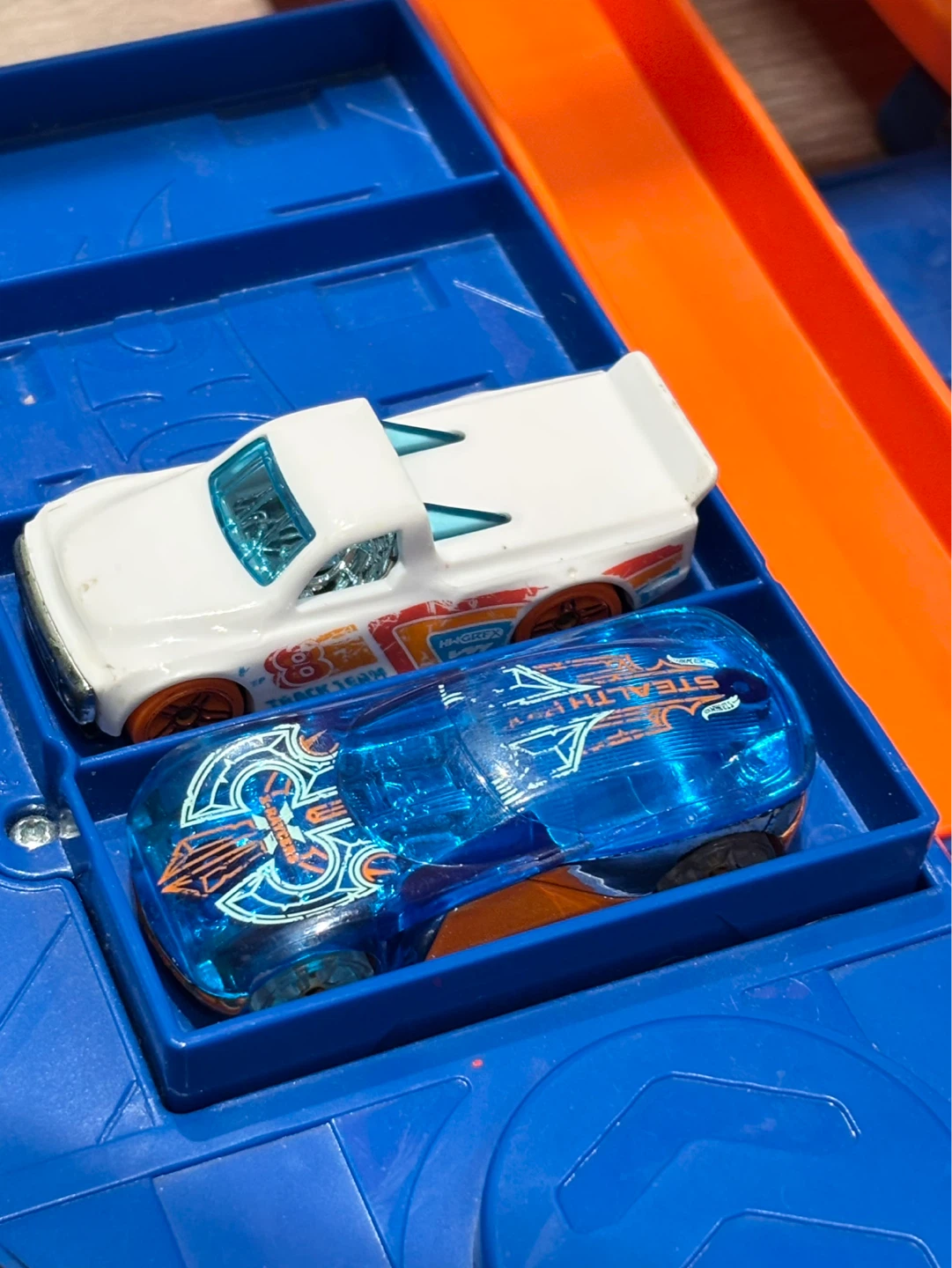 Hot Wheels Track Set with Cars - photo 4