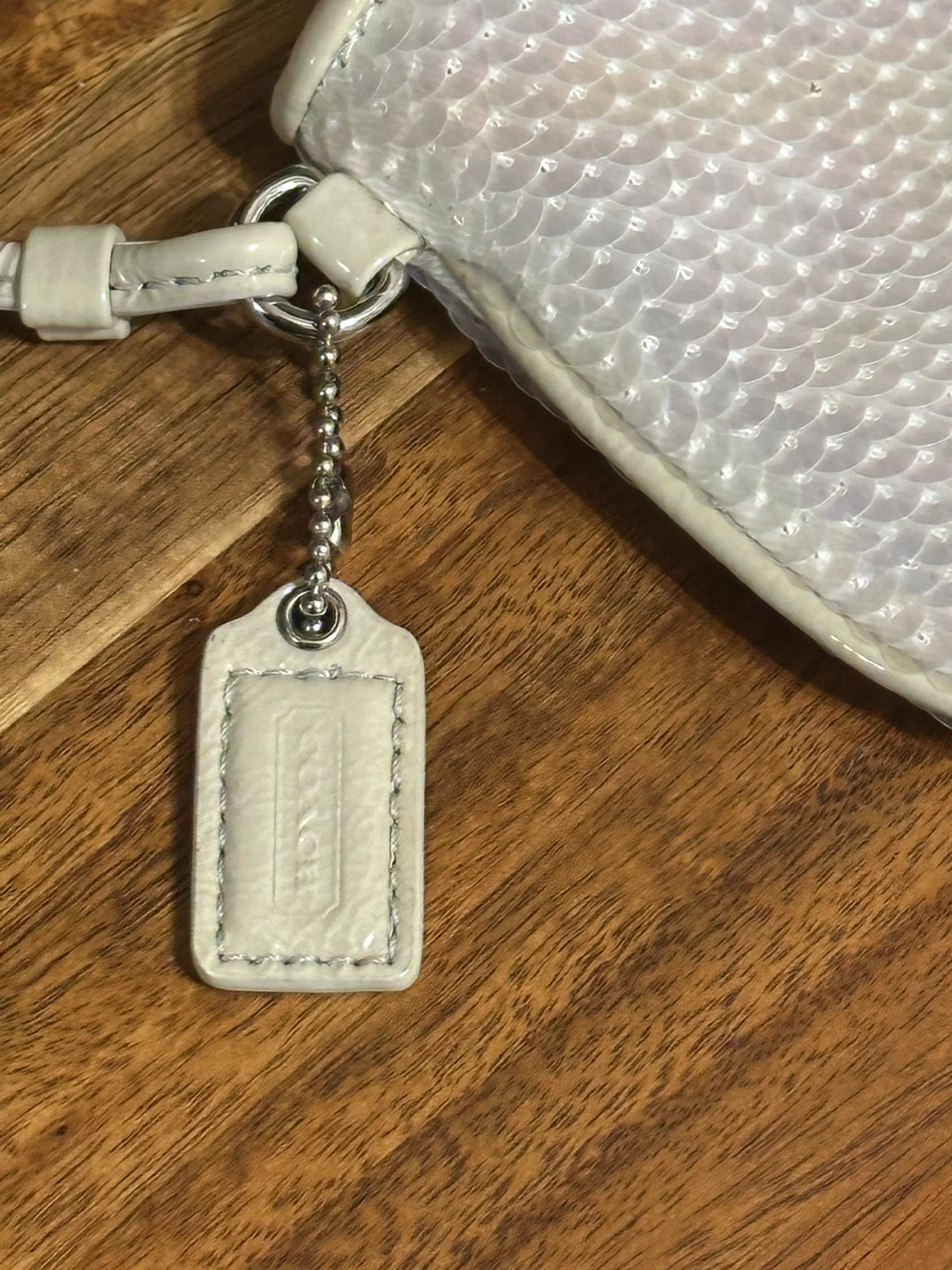 Coach Poppy Wristlet White Sequins - photo 3