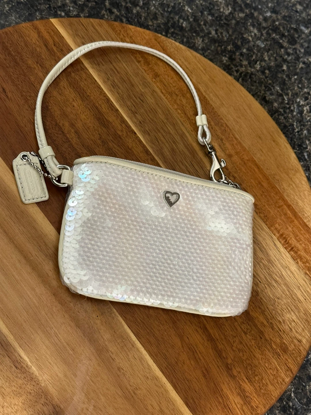Coach Poppy Wristlet White Sequins - photo 2