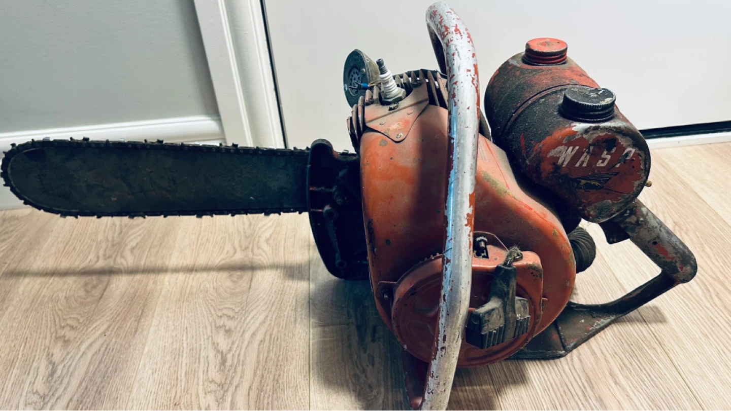 Vintage Farmcrest / WASP Gas Chainsaw – Rare Antique - photo 2