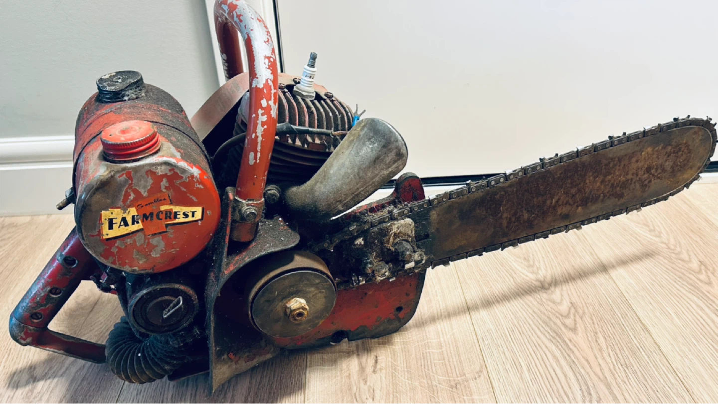 Vintage Farmcrest / WASP Gas Chainsaw – Rare Antique