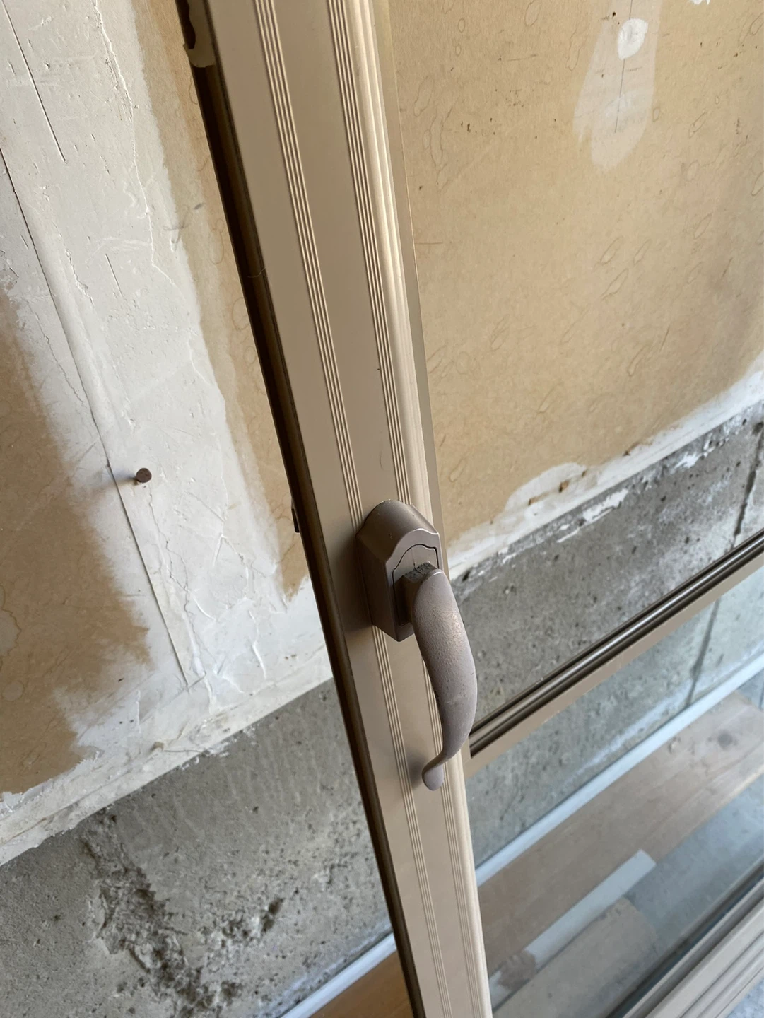Screen Door with Handle