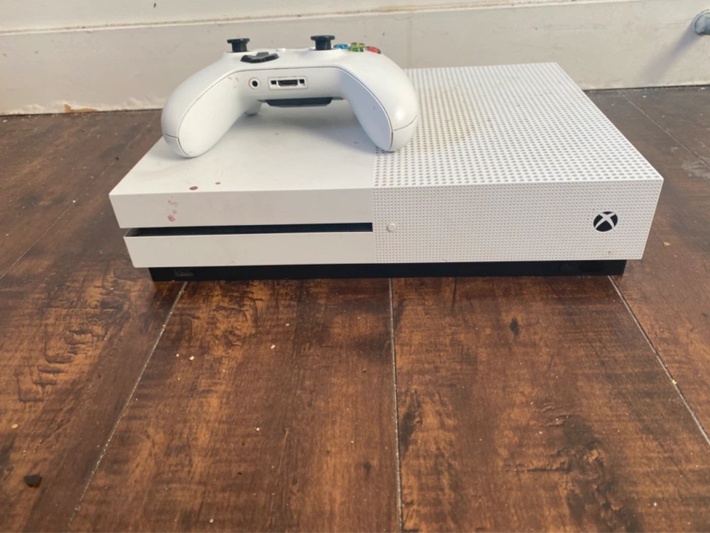 Xbox One S Console with Controller