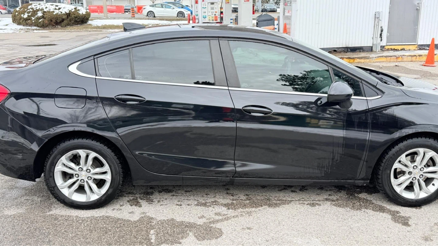 Black Chevrolet Cruze LT Sedan - photo 3
